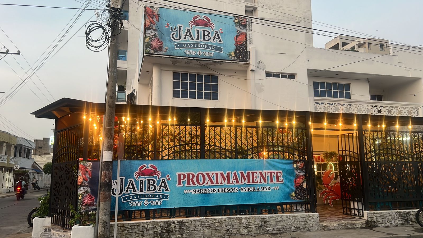 Fachada La Jaiba Gastrobar — Barrio el Recreo, Cartagena