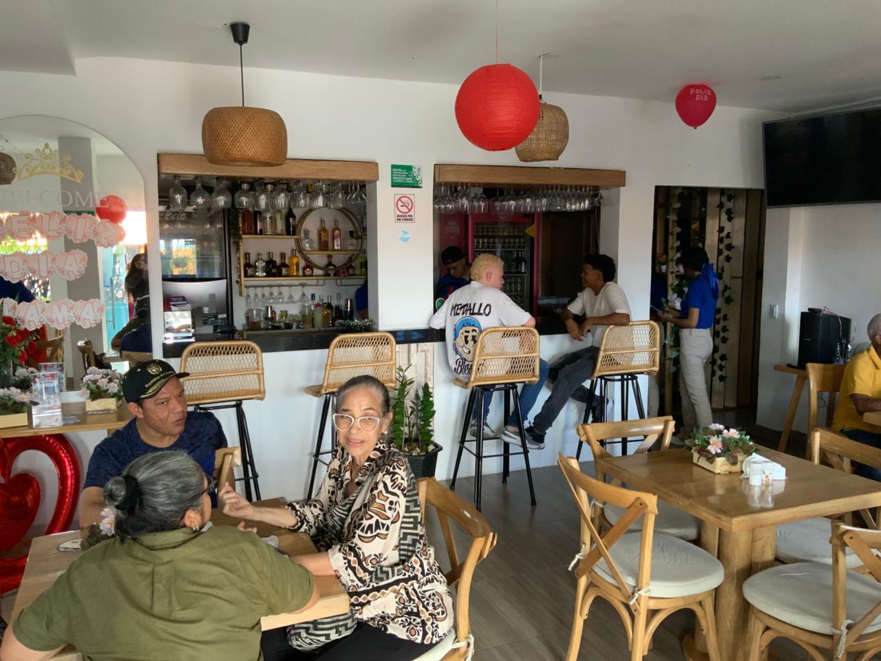 Salón y bar La Jaiba Gastrobar